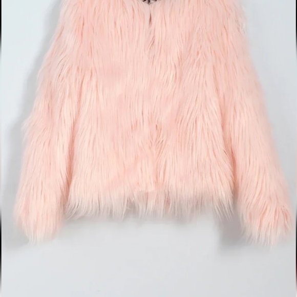 NWT Furry Ovetsized Soft Pink tebdy Vegan  Crop Coat. Eco Friendly - Picture 4 of 10